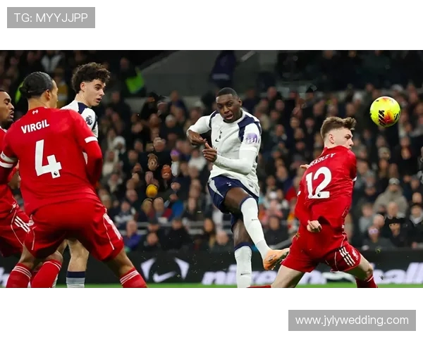 皇马与利物浦精彩对决录播回放尽在新浪平台观看